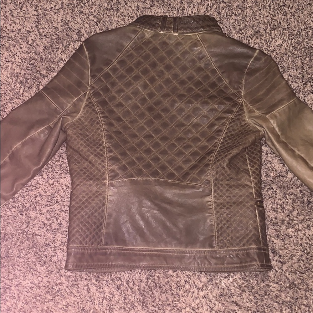 Leather jacket - Picture 2 of 3
